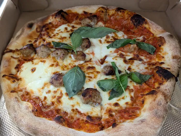 UPTOP PIZZERIA Picture 9