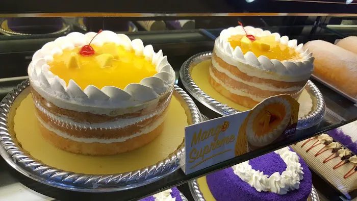 Red Ribbon Bakeshop Picture 8