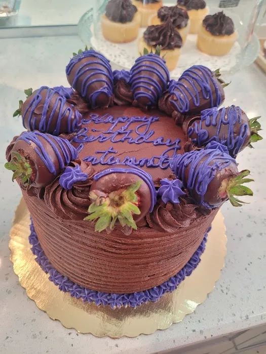 Layered Whitluv Bakery Cafe Picture 10