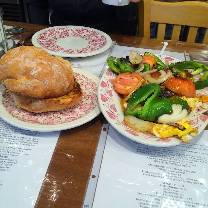 Joey’s Junction Bakery and Cafe Picture 7