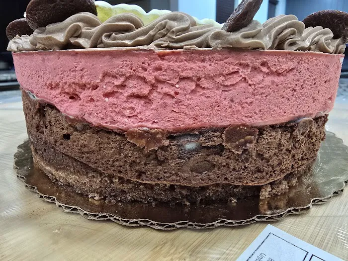 STRAWBERRY BAKERY Picture 8