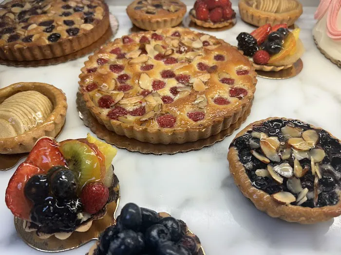 STRAWBERRY BAKERY Picture 7