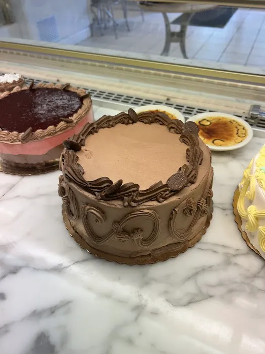 STRAWBERRY BAKERY Picture 4