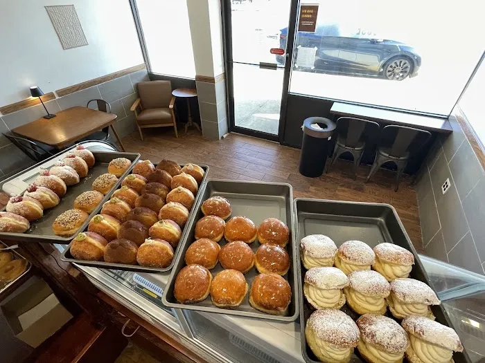 DONUT HOUSE (BRIOCHE & MOCHI) (BERWYN) Picture 6