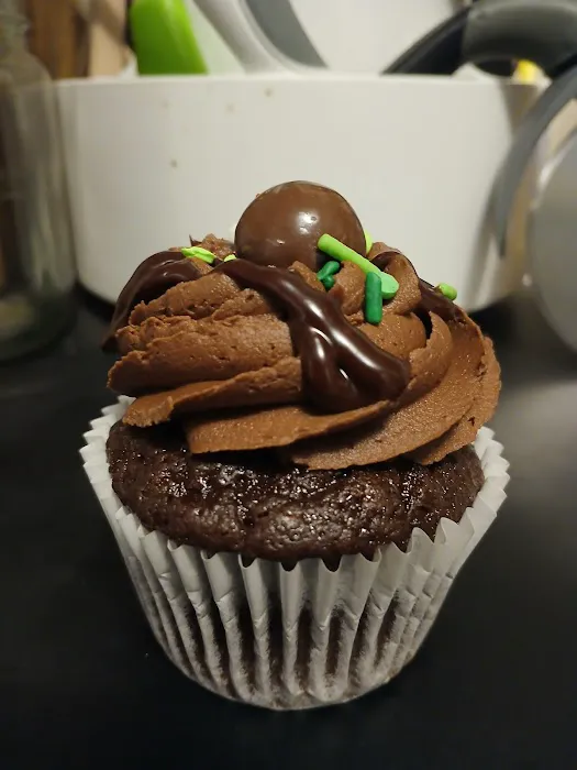 Sweet Shenanigans Cupcakery Picture 1