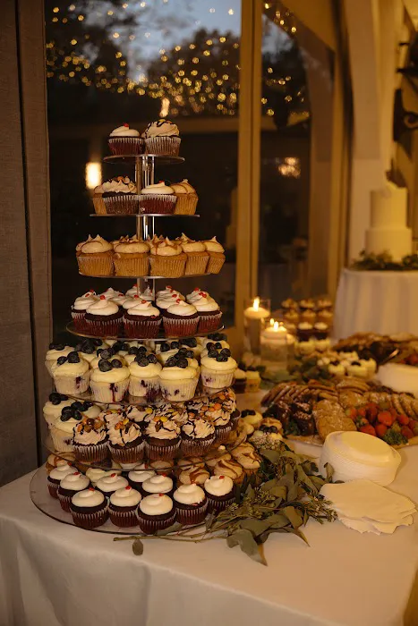 Sweet Shenanigans Cupcakery Picture 10
