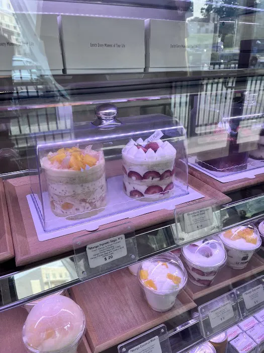 Le Mignon Cake & Playroom Picture 2