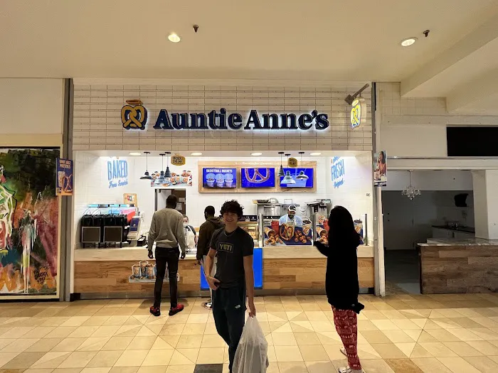 Auntie Anne's Picture 4