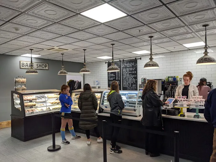 Monique's Bake Shop Picture 6