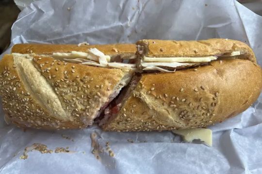 Leo's Bakery and Deli