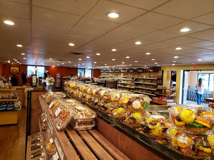 Leo's Bakery and Deli Picture 9