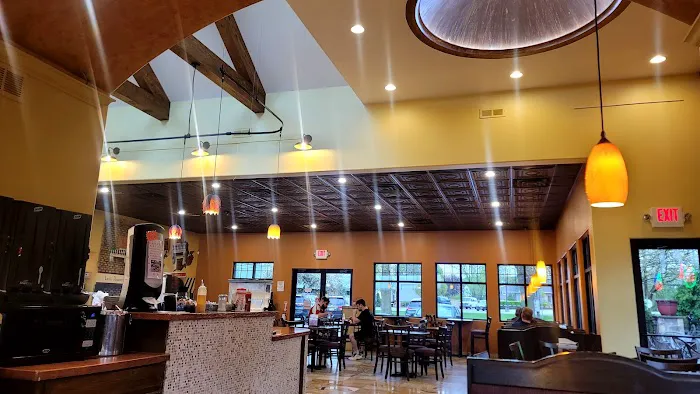 Leo's Bakery and Deli Picture 3