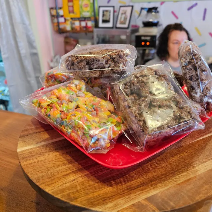 Laura's Cakes And More LLC Picture 1
