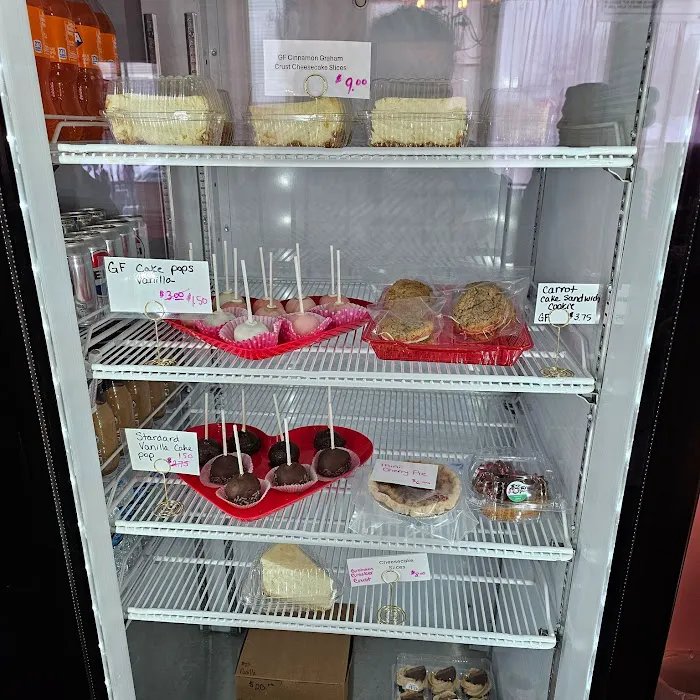 Laura's Cakes And More LLC Picture 7
