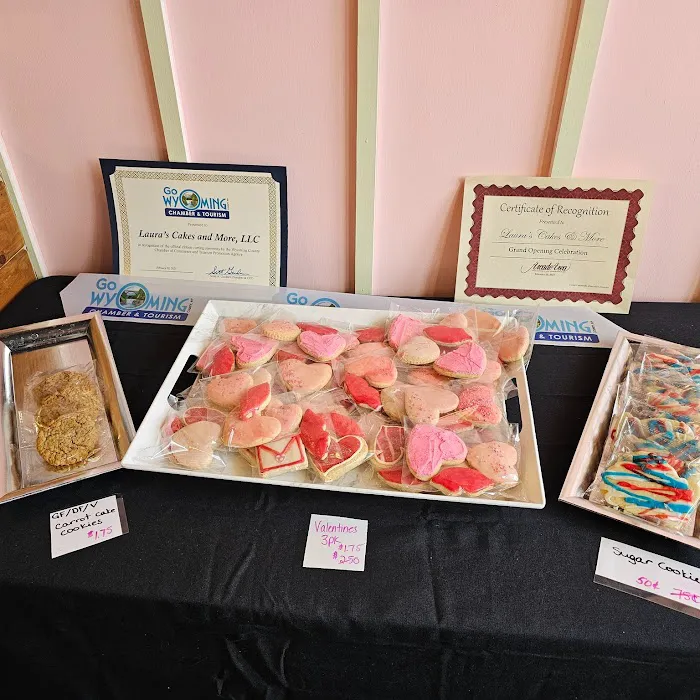 Laura's Cakes And More LLC Picture 3
