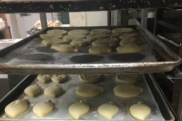 Golden Harvest Bakery & Cafe LLC