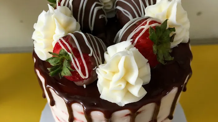 KMC Custom Cakes Picture 10