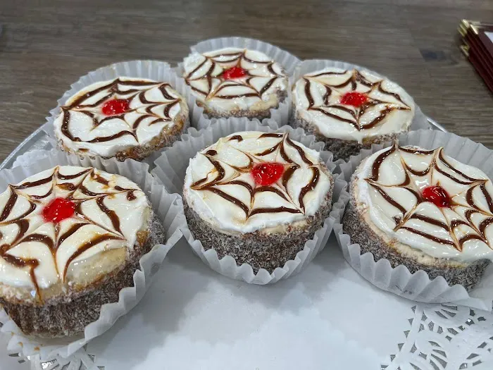Del Pino Bakery & Deli Picture 2