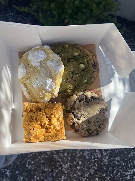 Happy Bakery Kitchen Pick Up Picture 2
