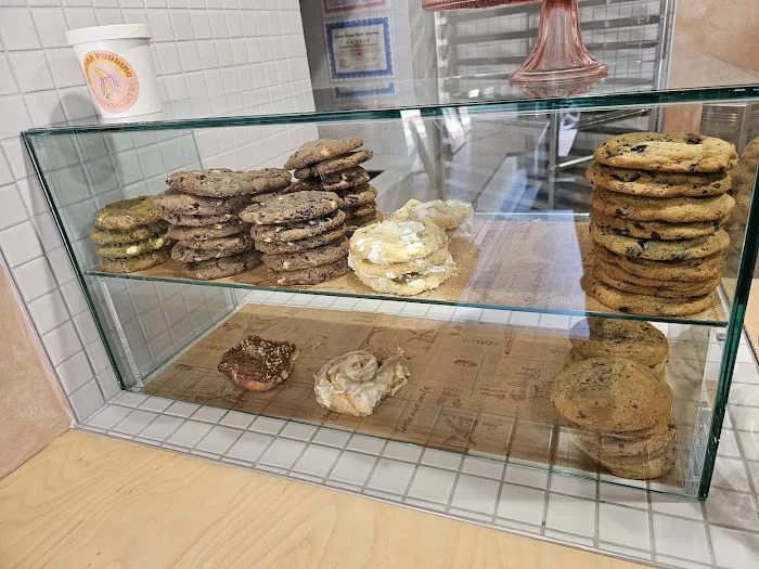 Happy Bakery Kitchen Pick Up Picture 9