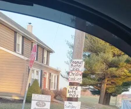 Amish pie stand