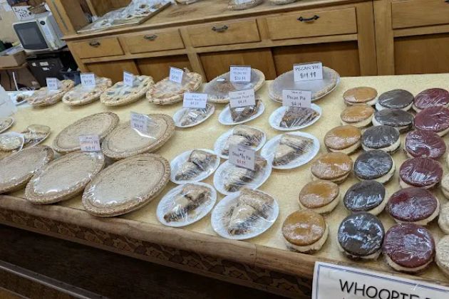 Dutch Haven Shoo-Fly Pie Bakery