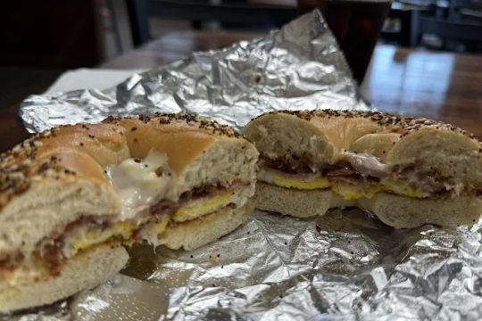 Jones'n Bagels