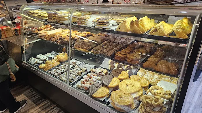 La Dolce Vita Courthouse Bakery Picture 3