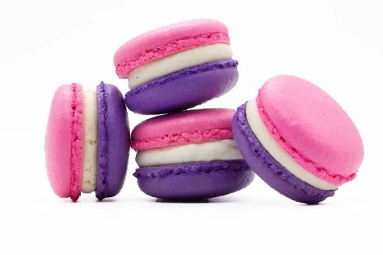 Sweet Velvet Macarons