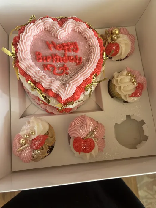 Queen Bee Cakery Picture 2