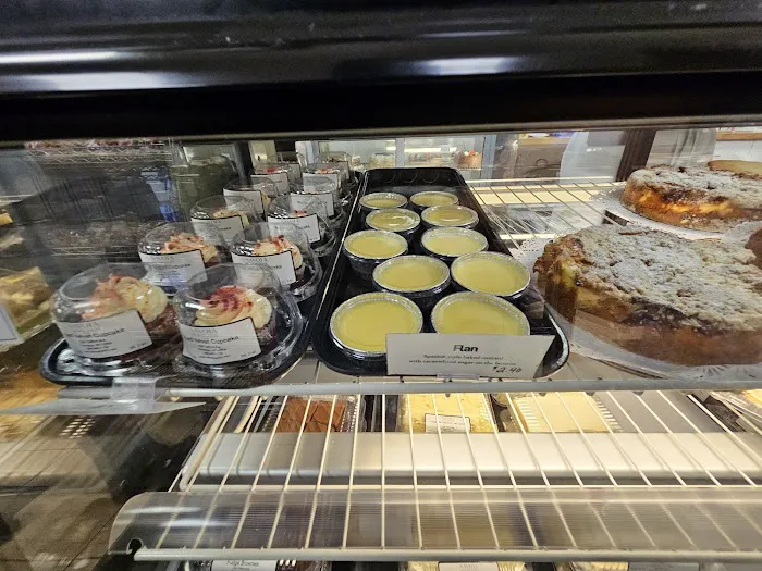 Savoia Pastry Shoppe Picture 4