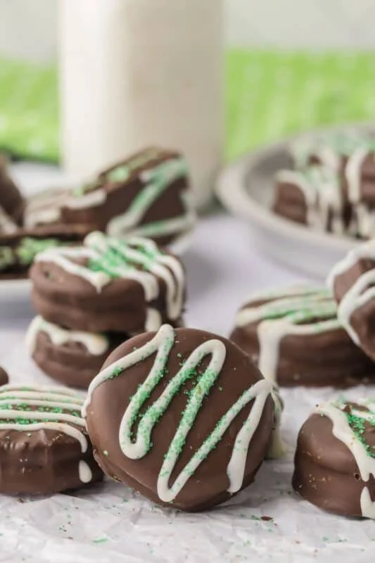 How to Make the Best Homemade Chocolate Covered Oreos Step-by-Step