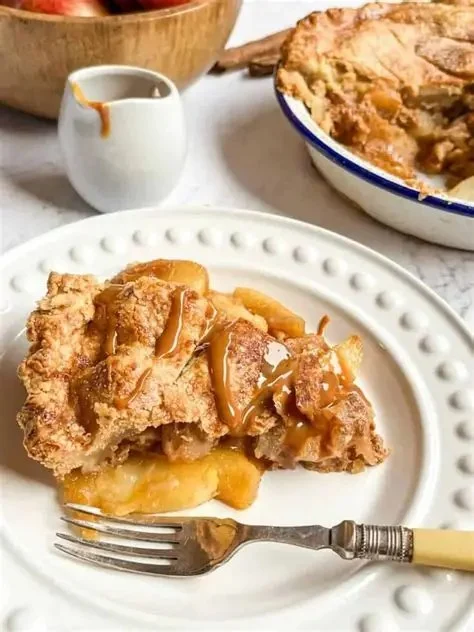 How to Make the Best Caramel Apple Pie from Scratch