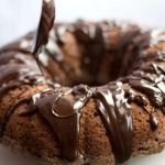How to Create the Perfect Chocolate Drizzle for Cakes | Expert Tips & Recipes
