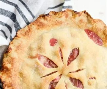 How to Make the Best Rhubarb Pie from Scratch