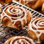 How to Create the Perfect Cinnamon Rolls at Home – Expert Baking Tips