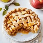 How to Create the Perfect Caramel Apple Pie: A Delicious and Easy Recipe