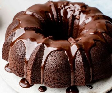 How to Create the Perfect Chocolate Drizzle for Cakes Step by Step