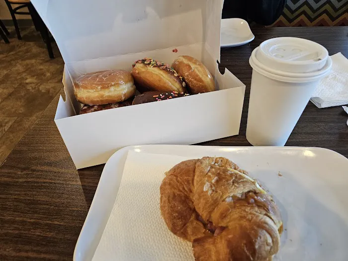 Dufner's Donuts & Deli Picture 4