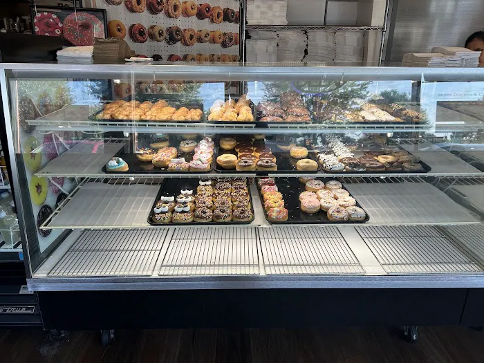 Moon Donuts & Cafe Picture 9