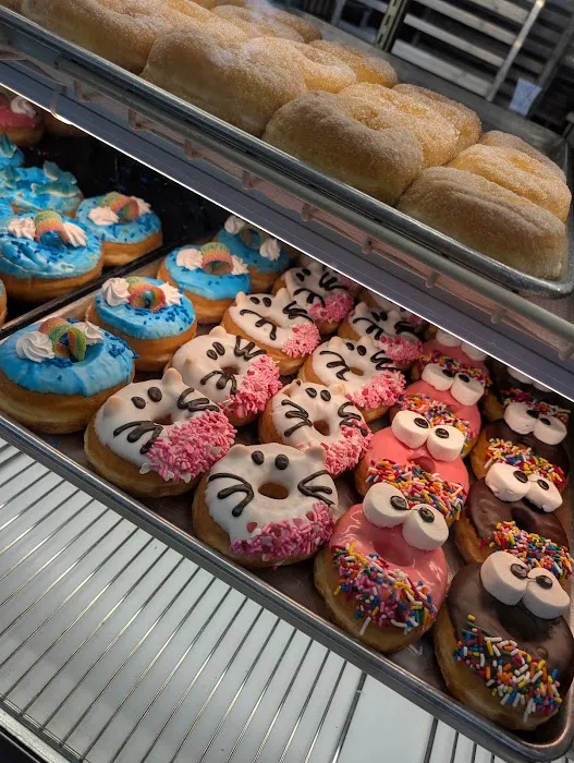 Moon Donuts & Cafe Picture 3