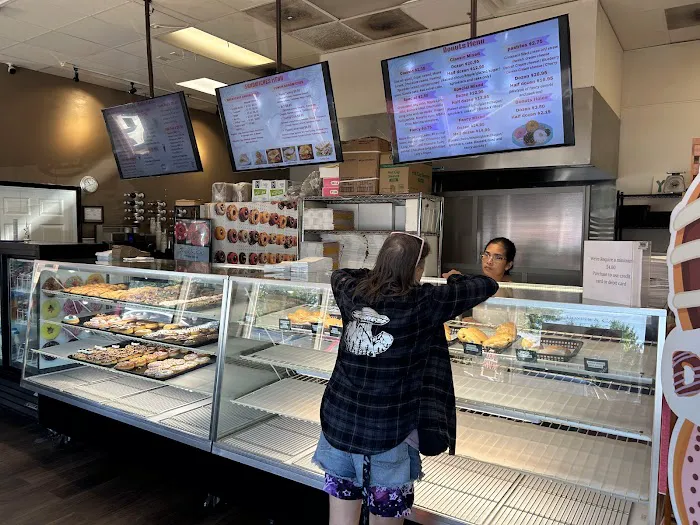 Moon Donuts & Cafe Picture 2