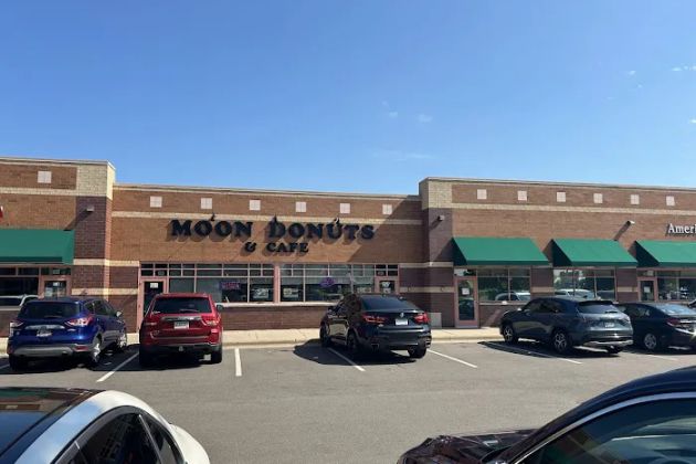 Moon Donuts & Cafe