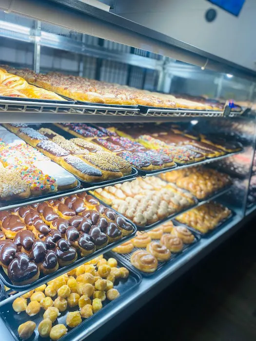 Moon Donuts & Cafe Picture 4