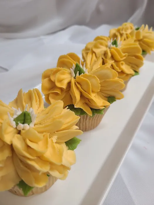 Buds and Blossoms Cakery, LLC Picture 4