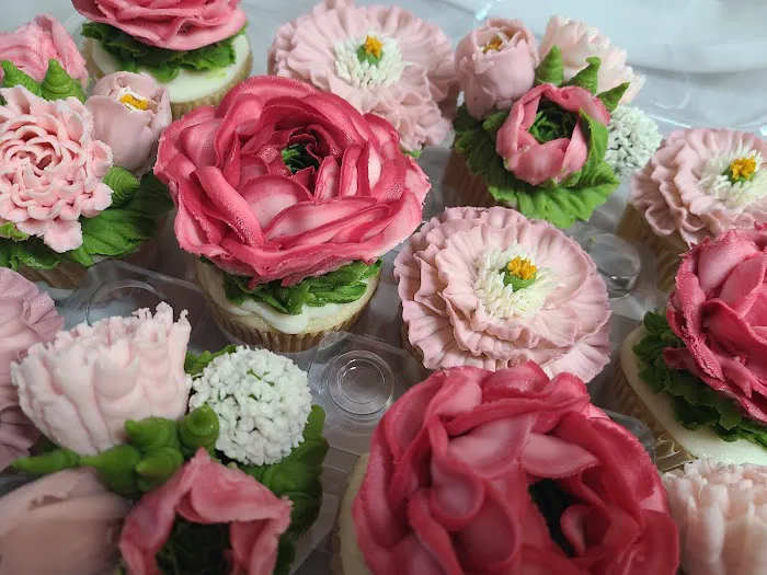 Buds and Blossoms Cakery, LLC Picture 6