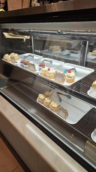 Cafe Claudette Picture 3