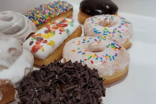 Sweet B's Bakery & Boutique