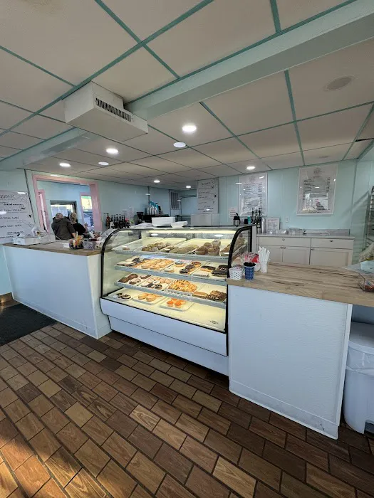Sweet B's Bakery & Boutique Picture 5