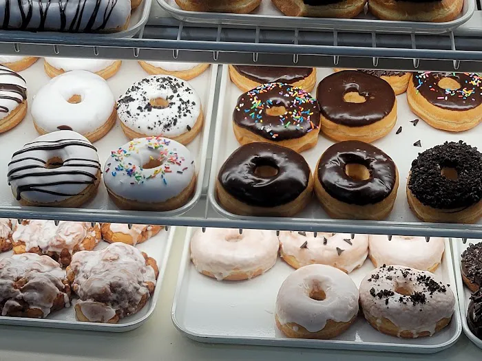 Sweet B's Bakery & Boutique Picture 2